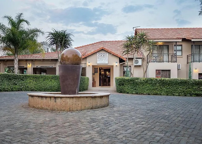 Three Oaks And An Aloe Boutique Hotel