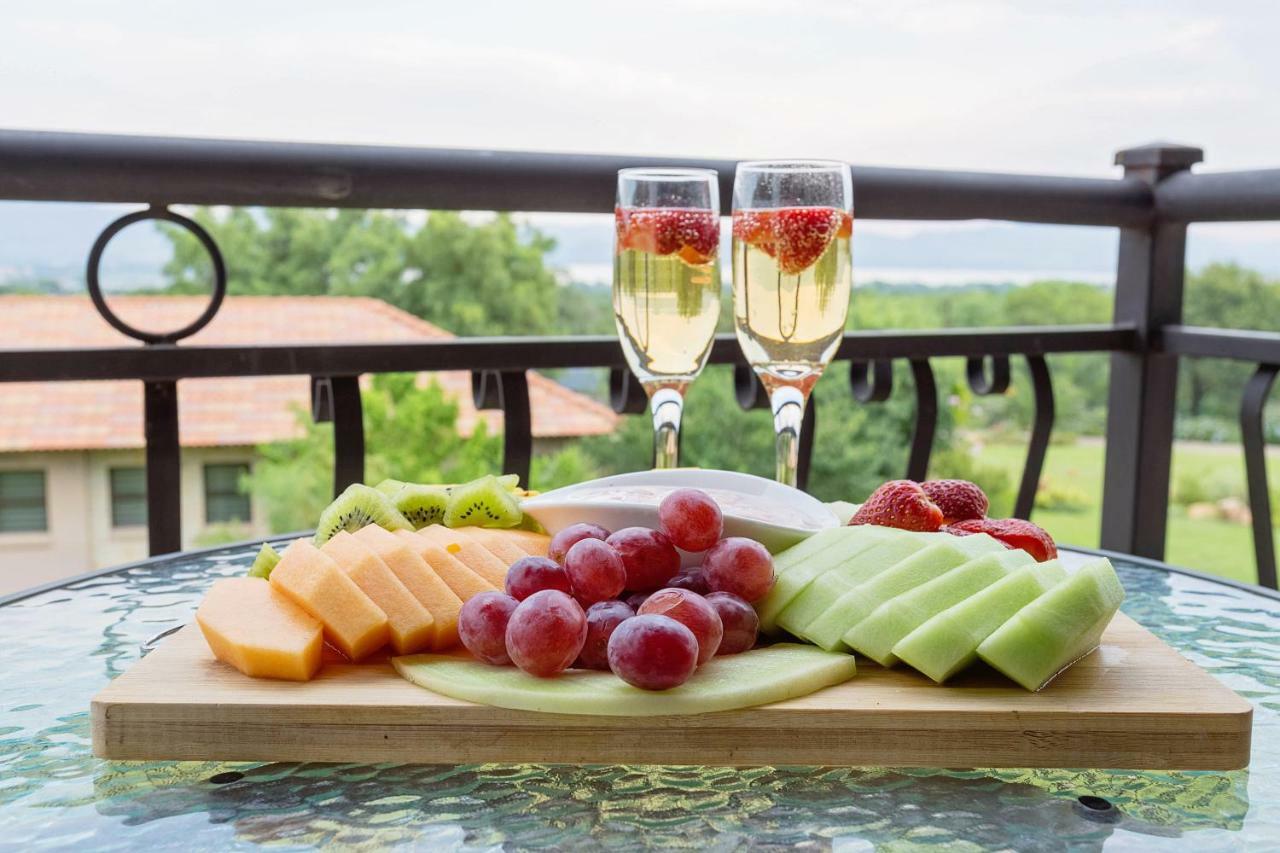 Hotel Three Oaks And An Aloe Boutique Hartbeespoort