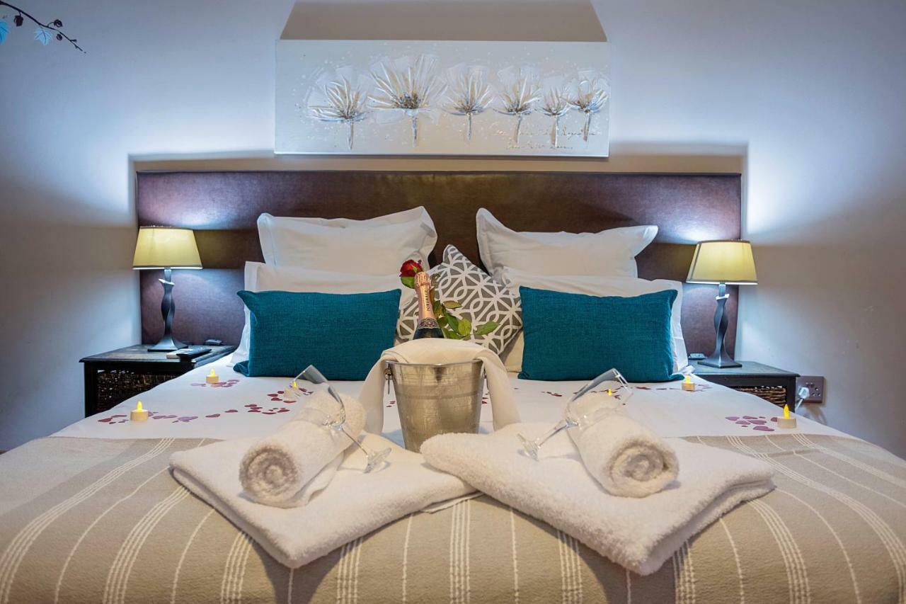 Three Oaks And An Aloe Boutique Hartbeespoort
